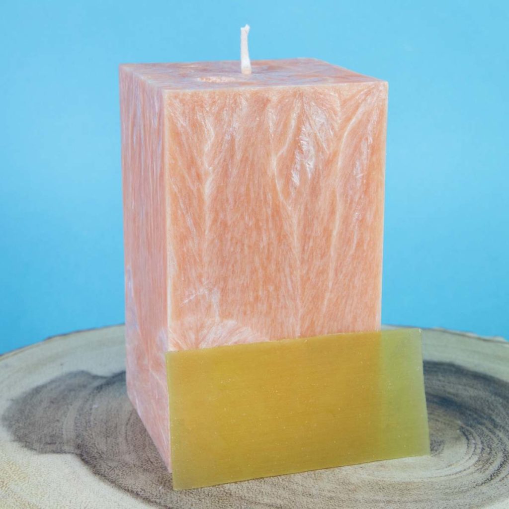 broskvova_svicka_prani_hranol